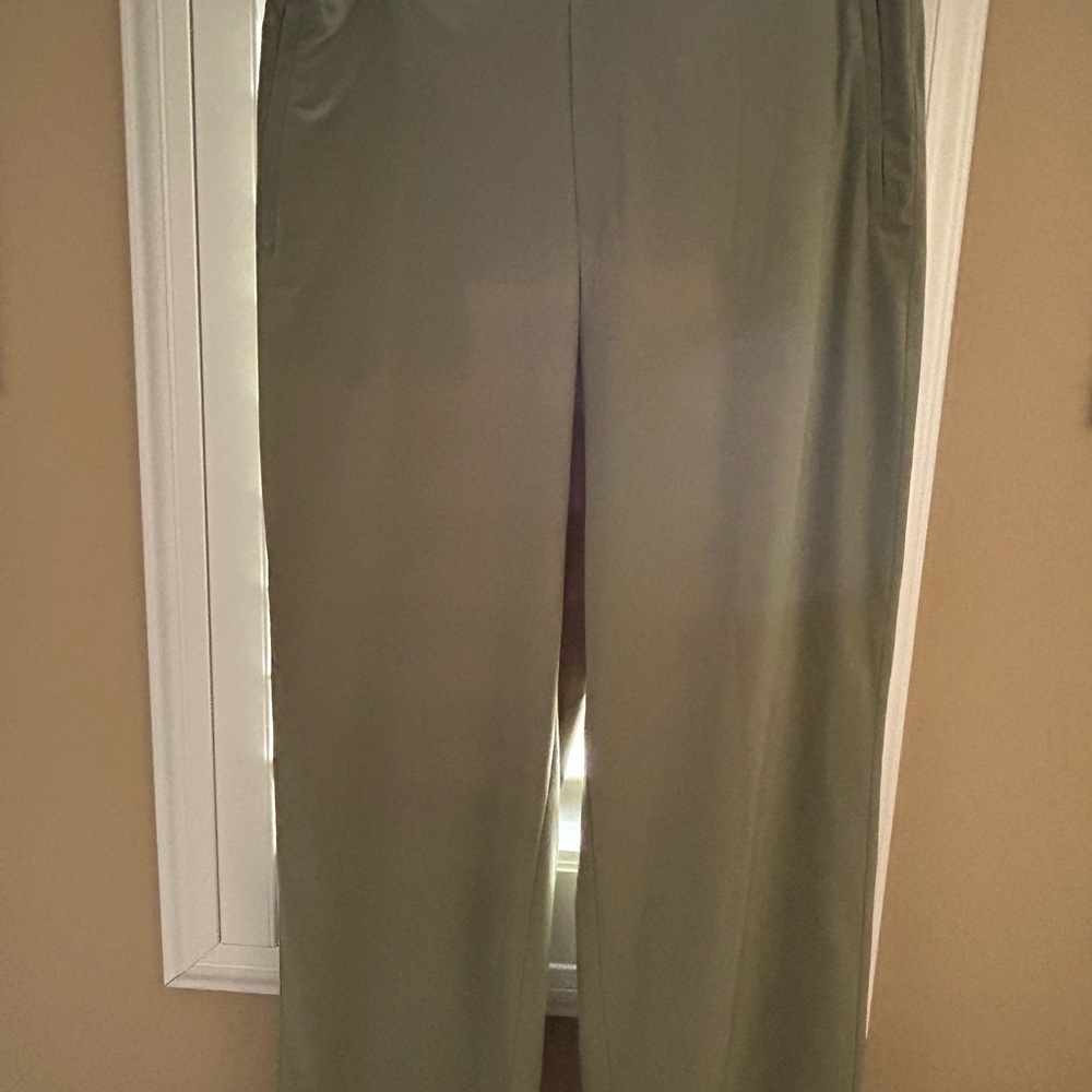 Athleta Brooklyn wide leg Olive Green Trousers. Size 16.